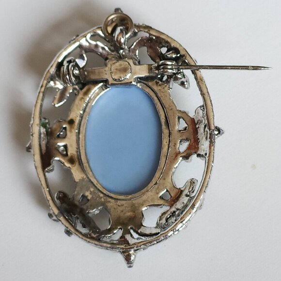 ORNATE VINTAGE Cameo Brooch Pin Back or Necklace Pendant - Picture 2 of 2